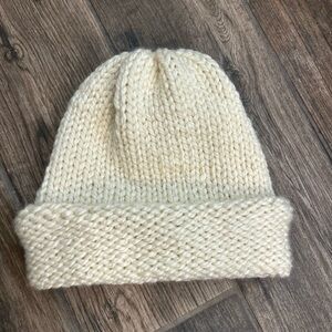 Cozy Hand Knit Wool blend Fisherman Cream Beanie NEW